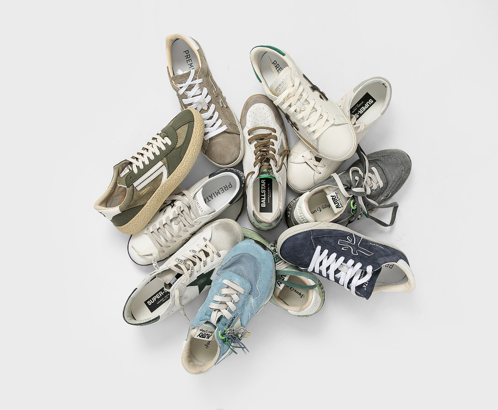 SNEAKERS