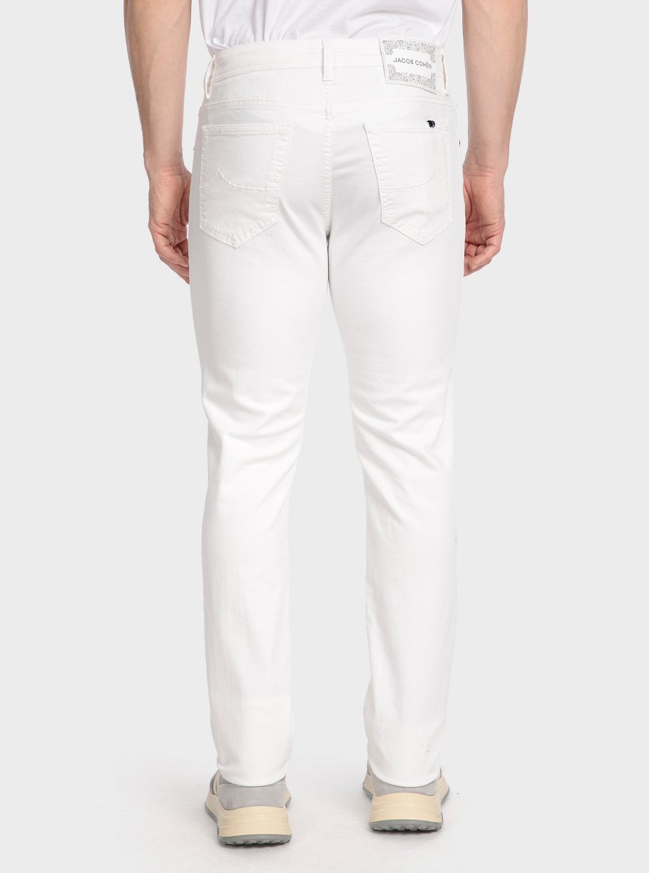 Jeans blanco moda - Imagen 2